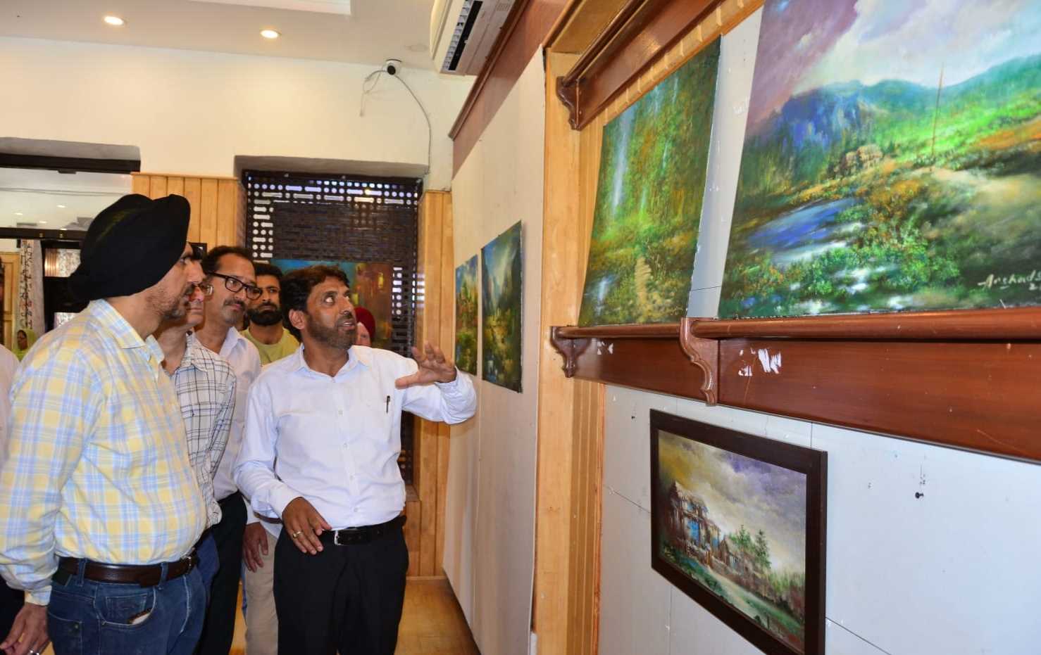 Vikramjit Singh inaugurates two day painting exhibition at