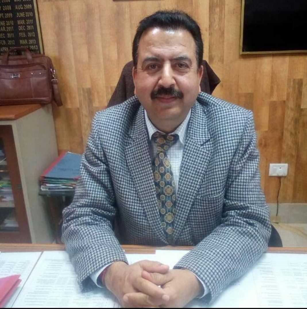 dsej-reviews-establishment-of-smart-classrooms-in-jammu-city-schools