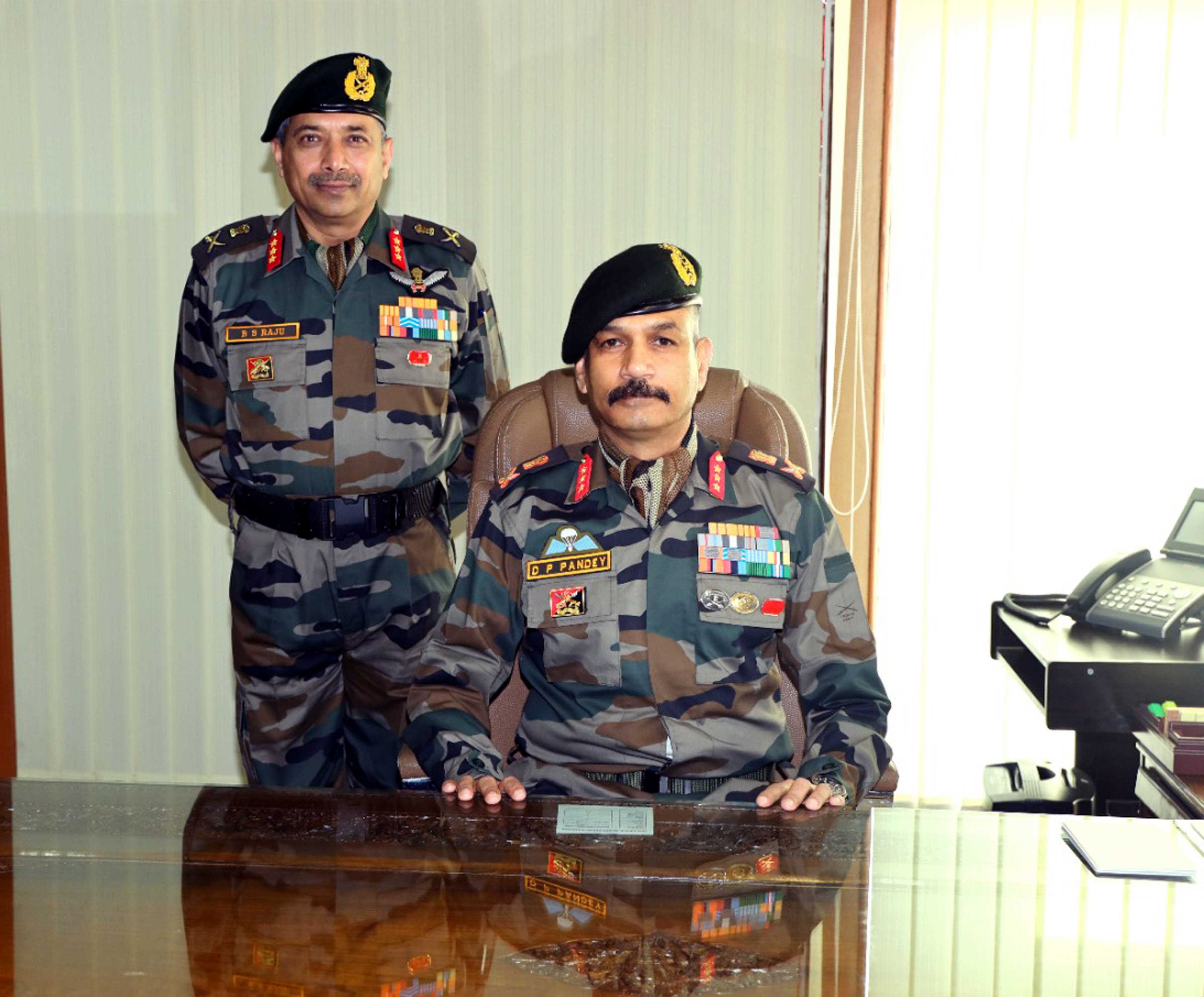 Lt Gen DP Pandey Takes Over As Chinar Corps Commander